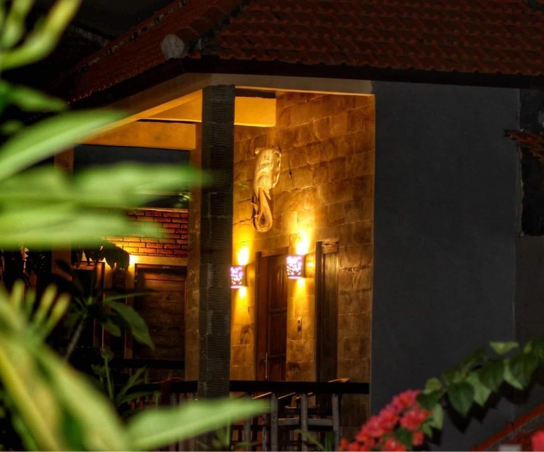 Satria Bungalow Uluwatu  Bagian luar foto